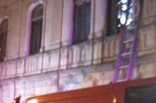 Bakıda qalereyada gözlənilməz olay - Rəsm əsərləri yandı - FOTO