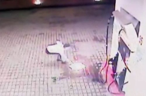 Azərbaycanda yanacaq doldurma məntəqəsini qarət edib və yandırmaq istəyən şəxs saxlanıldı-FOTO