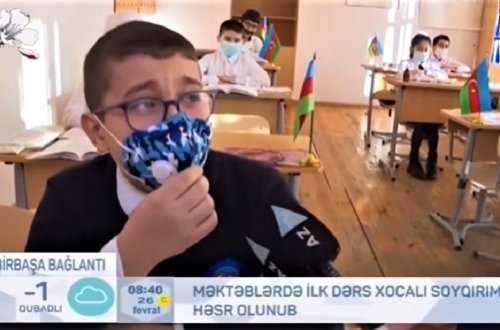 Xocalı soyqırımından danışan şagird göz yaşlarına boğuldu - VİDEO