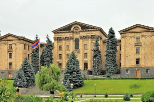 Ermənistan müxalifəti bu gün parlament binası önündə mitinq keçirəcək