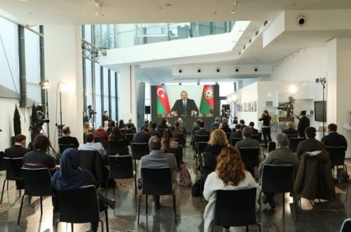 İlham Əliyev: “Xarici investorlar Azərbaycana daha fəal sərmayə qoyuluşu edəcəklər”