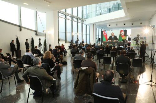 Dövlət başçısı: “Azərbaycan aralarında bəzi ixtilaflar olan ölkələri bir araya gətirmək üçün güc sərf edir”