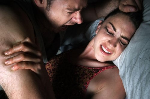 Yeniyetmələr Birləşib Qızı Belə ZORLADILAR - +18 VİDEO