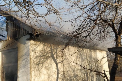 Azərbaycanda ev yandı,xəsarət alan var-VİDEO