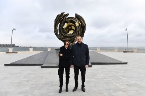 İlham Əliyev və Mehriban Əliyeva Bakıda yaradılan tanker-muzeyinin açılışında - YENİLƏNİB + FOTO/VİDEO