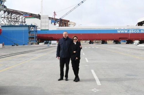 Ильхам Алиев и Мехрибан Алиева приняли участие в церемонии ввода в эксплуатацию новых судов - ОБНОВЛЕНО + ФОТО