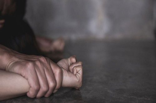 Evində işləyən usta qadına təcavüz edib - Türkiyə