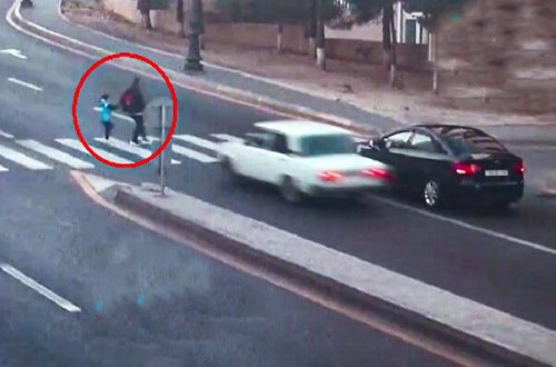 Bakıda AĞIR QƏZA: Ana və uşağı maşın belə vurdu - VİDEO