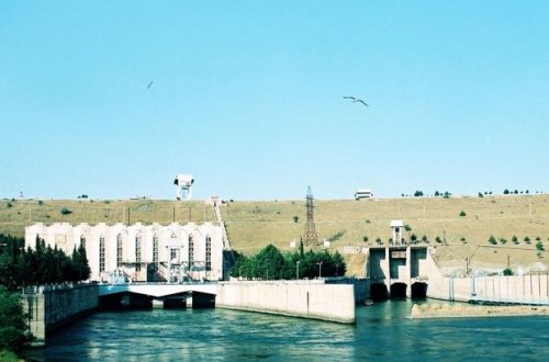 40 illik su anbarı qəzalı vəziyyətdən çıxarılır - FOTO/VİDEO