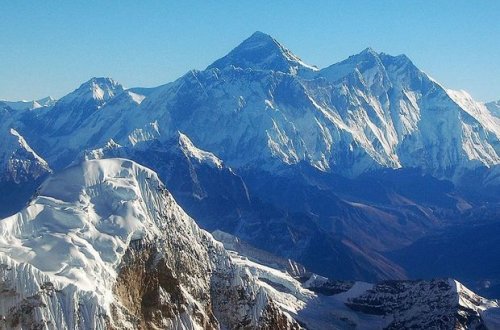 National Geographic: Мубариз заплакал, увидев дом своего детства в руинах - ФОТО