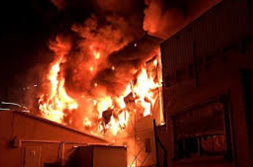 Bakıda yaşayış binasında yanğın - Xəsarət alan var