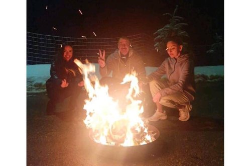 Prezident Od çərşənbəsində ailəsi ilə tonqal ətrafında - Fotolar