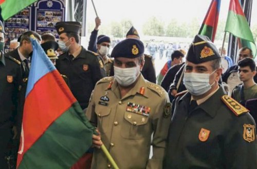 Pakistan generalı Azərbaycana gəldi