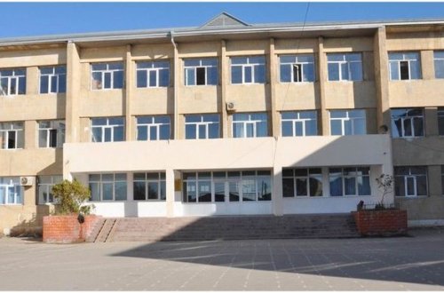 Еще одну школу в Баку закрыли из-за COVID-19