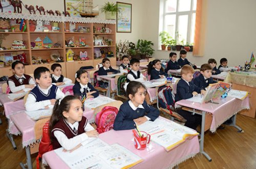 İdarə müdirindən məktəblərin bağlanması ilə bağlı iddialara CAVAB