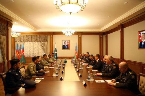 Azərbaycan ilə Pakistan arasında hərbi əməkdaşlıq məsələləri müzakirə olundu - VİDEO