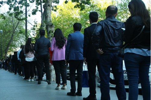 Bakıda ilginc olay - Bu insanların nəyi gözlədiklərini bilən dəhşətə gəlir