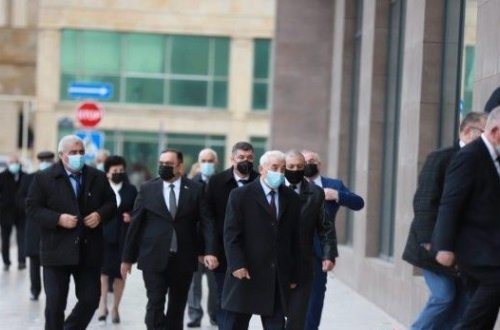 YAP-ın rəhbər şəxsləri qurultaya tələsir - FOTO