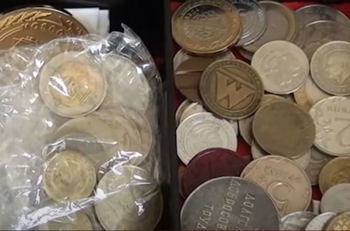 Учитель из Мингячевира собрала коллекцию банкнот и монет 60 стран - ВИДЕО