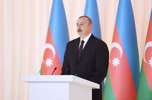 İlham Əliyev: “Biznes kölgədən çıxır”