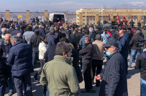 Yerevanda keçmiş hərbçilər Qasparyana dəstək aksiyası keçirir - Video
