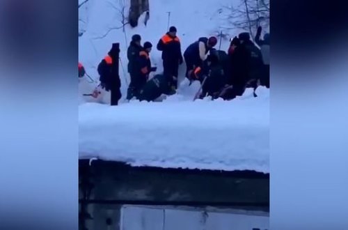 Rusiyada qar uçqunu: Ölən və itkin düşənlər var - VİDEO