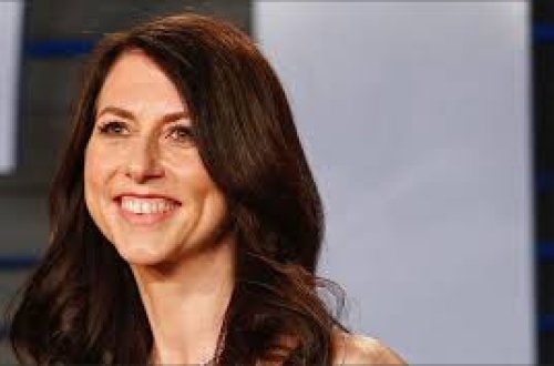 Dünyanın ən varlı qadını orta məktəb müəlliminə ərə getdi