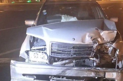 Azneft meydanında 2 avtomobil toqquşdu - FOTO