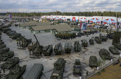 Rusiya sərhədə 200 min hərbçi və hücum təyyarələri yerləşdirdi