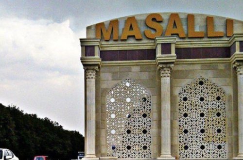 “Məktəb direktorunun oğlu və gəlini Bakıda yaşasalar da, bu məktəbdən maaş alırlar” – Masallı məktəbində özbaşınalıq