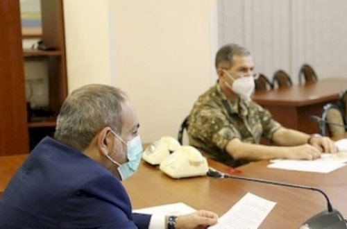 Ordu Paşinyana güzəşt etmir: Qasparyan səlahiyyət müddətini uzatmağa çalışır