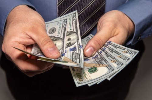 В Азербайджане снизился спрос банков на доллары