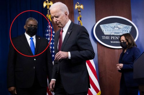 Co Bayden gülünc vəziyyətə düşdü - VİDEO