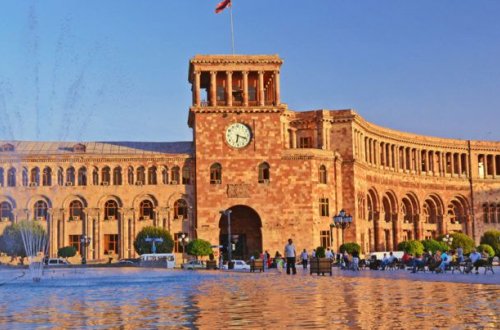 Müxalifət parlament binasının giriş-çıxışını bağladı – Ermənistanda