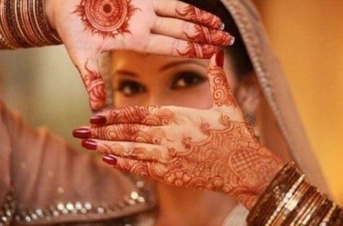 Hindistanlı gəlin ata evindən ayrılarkən ağlamaqdan öldü