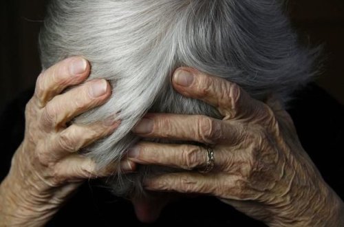 В Баку автомобиль сбил 92-летнюю женщину