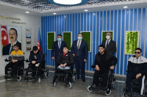 Qazilərə mühərrikli təkərli oturacaqlar verilir - FOTO