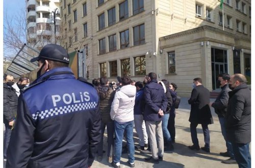 Sahibkarlar Dövlət Gömrük Komitəsinə etiraz edirlər — FOTOLAR