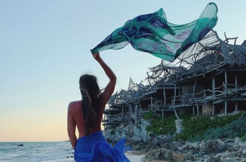 Açıq-saçıq görüntüləri ilə qalmaqal yaradan modeldən yeni paylaşım - FOTO