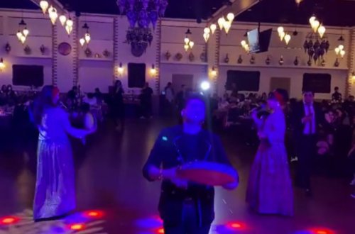 Сархан Керемоглу продолжает вести свадьбы - ВИДЕО