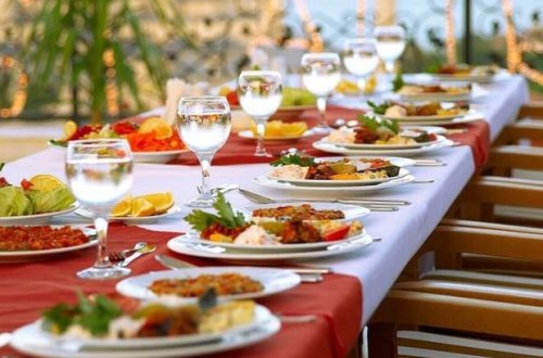 Молодые люди попали в ДТП после празднования дня рождения: автомобиль упал с моста