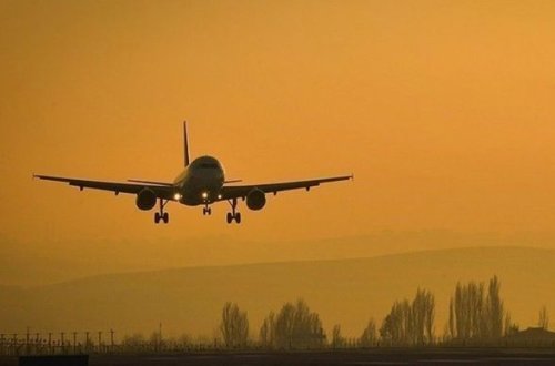 Ukrayna Bakıya aviareysləri bərpa edir - VİDEO