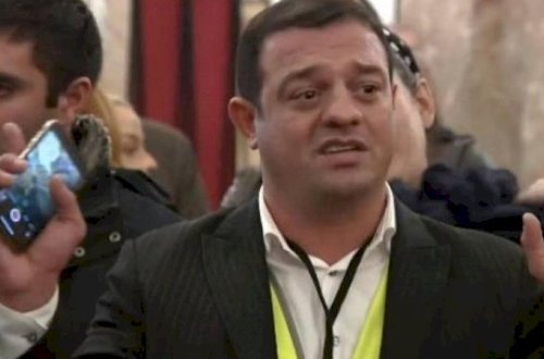 Reketlik edən Ata Abdullayev məhkəmədə diz çökərək yalvardı - Detallar müəyyənləşdi