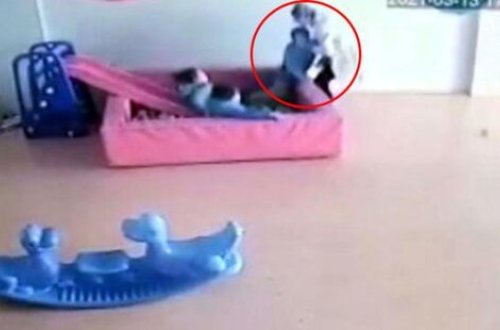 Bağçada 5 yaşlı uşaq müəllimi tərəfindən DÖYÜLDÜ - VİDEO