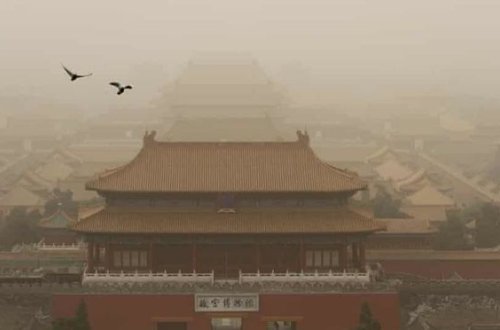 Pekində qum fırtınası: 428 uçuş təxirə salındı