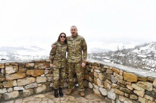 İlham Əliyev: “Ordumuz Daşaltı kəndindən sıldırım qayaları fəth edərək Şuşaya daxil olub” - VİDEO