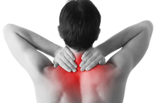 Kürək sümüyündə ağrı təhlükəli xəstəliyin əlaməti ola bilər