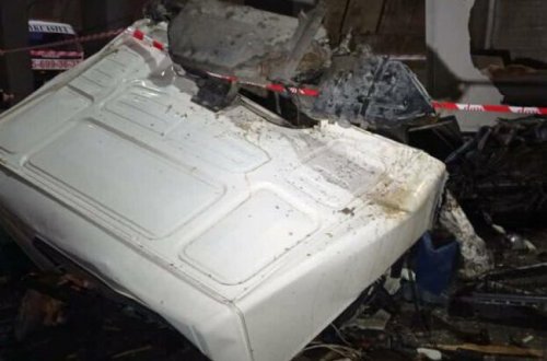 Gəncədə DƏHŞƏTLİ QƏZA: Yük maşını iki yerə bölündü, iki nəfər… – FOTO