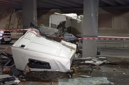 Gəncədə ağır qəzada xəsarət alanlardan biri dünyasını dəyişdi,digərinin ayaqları amputasiya edildi