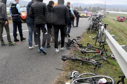 Avtomobil 14-ü azyaşlı olmaqla 18 velosipedçini vurdu